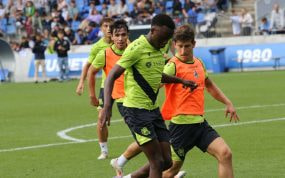 Job Nguono Achieng, entrenando este miércoles con el primer equipo de la Real.