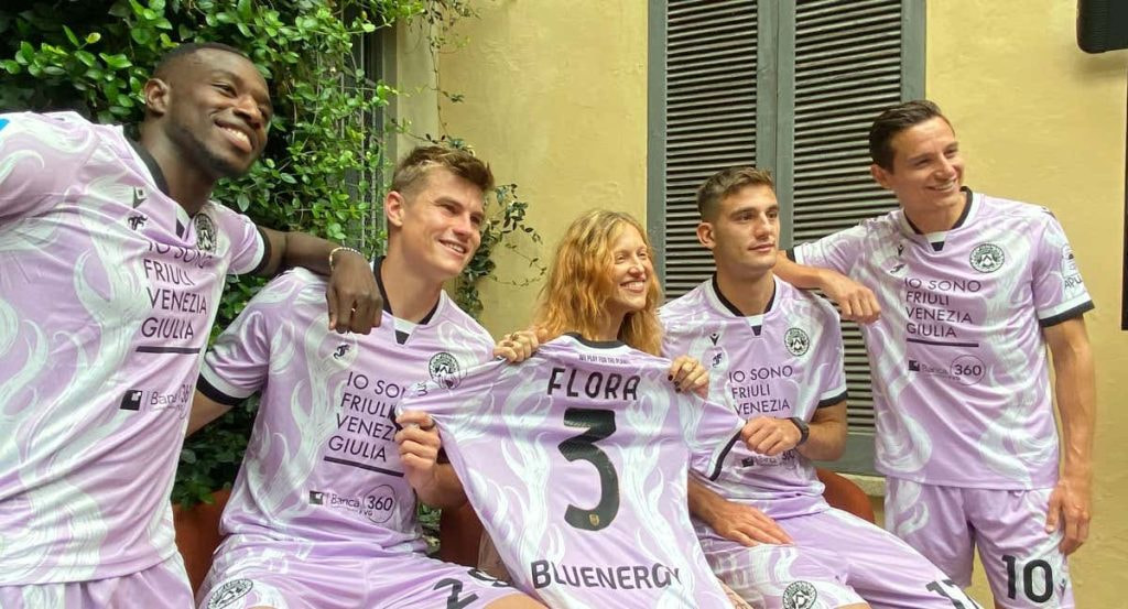 Presentación de la camiseta.
