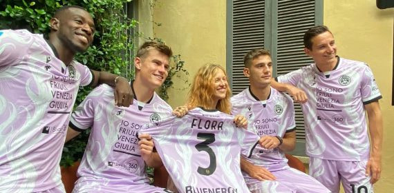 Presentación de la camiseta.