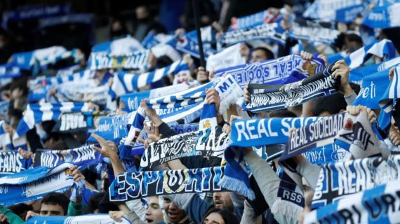 Imagen de aficionados de la Real Sociedad en el Reale Arena.