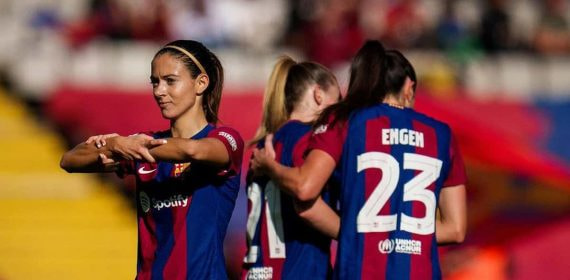 Aitana Bonmatí celebra un gol anotado durante el último Clásico celebrado en Montjuic.