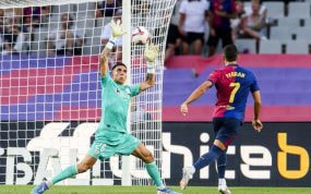 Álex Padilla contra el Barça.