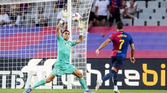 Álex Padilla contra el Barça.