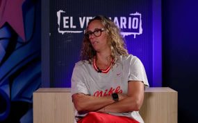Amaya Valdemoro charla junto a Quique Peinado en El Vestuario de Relevo