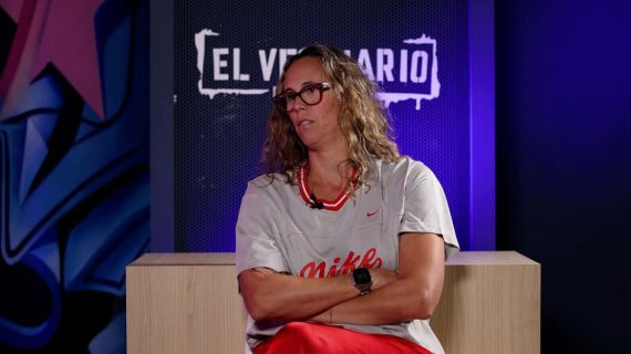 Amaya Valdemoro charla junto a Quique Peinado en El Vestuario de Relevo