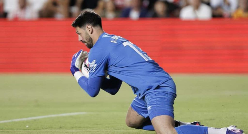 Batalla durante su debut con el Rayo Vallecano.