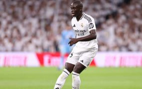 Ferland Mendy durante el partido ante el Betis.