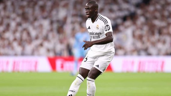 Ferland Mendy durante el partido ante el Betis.