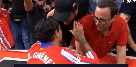 Giménez habla con los ultras.