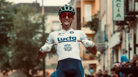 Héctor Álvarez celebra una de sus victorias esta temporada.