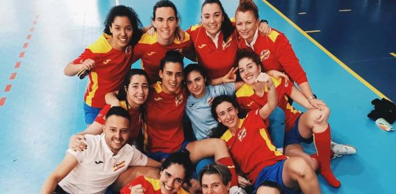 Jugadoras de la Selección de fútbol sala femenino ganan el oro en la Sordolimpiadas disputadas en marzo.