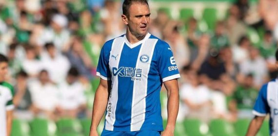 Kike García, durante un partido con el Alavés.