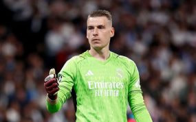 Lunin, durante un partido del Real Madrid.