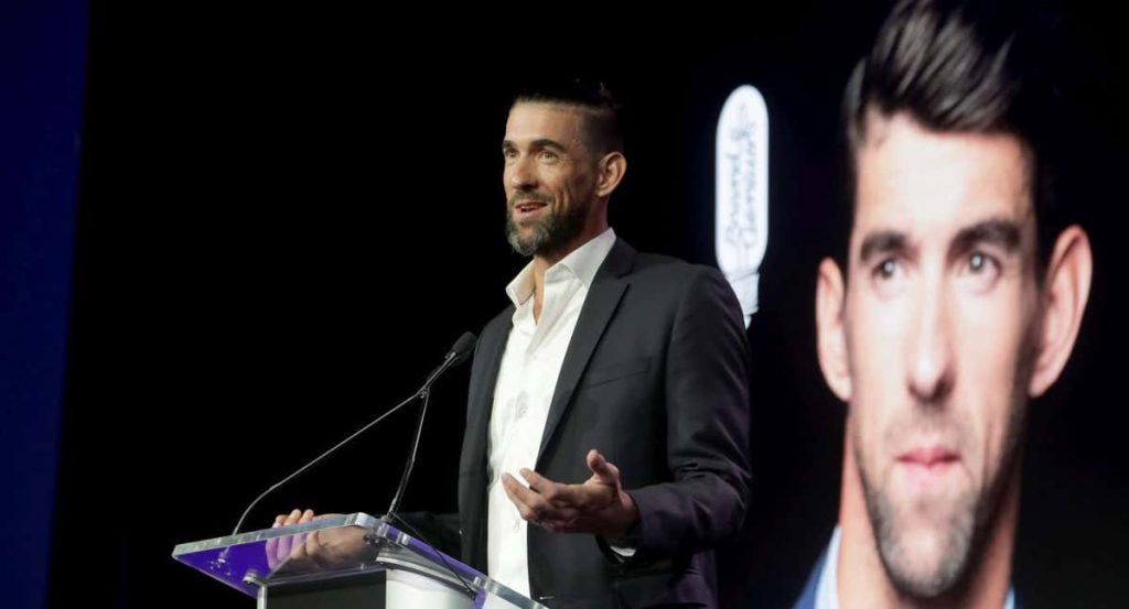 Michael Phelps, en un acto reciente, hablando de su carrera deportiva. Todos quieren ser como él.