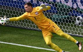 Szczęsny jugó la Eurocopa de Alemania con Polonia antes de retirarse.