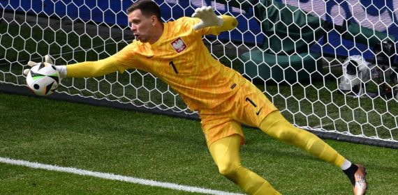 Szczęsny jugó la Eurocopa de Alemania con Polonia antes de retirarse.