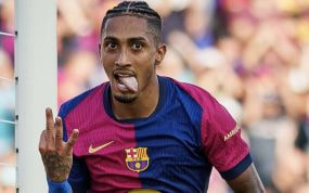Raphinha marcó un hat-trick ante el Valladolid.