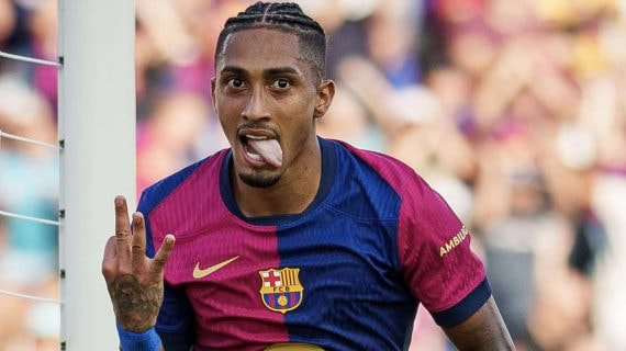 Raphinha marcó un hat-trick ante el Valladolid.