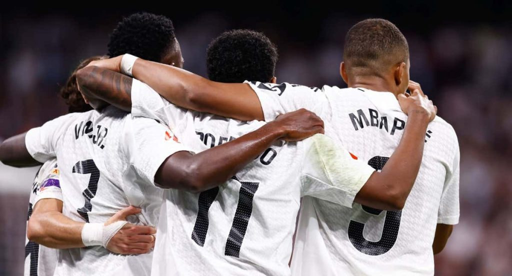 Vinicius, Rodrygo y Mbappé celebran un gol contra el Espanyol.