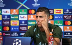 Rodri Hernández durante su comparecencia en la previa de la Champions League.