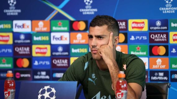 Rodri Hernández durante su comparecencia en la previa de la Champions League.