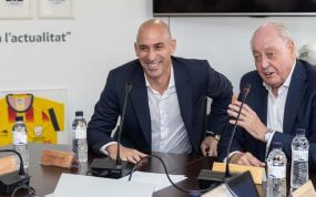 Joan Soteras junto a Luis Rubiales, expresidente de la RFEF, en mayo del 2023.