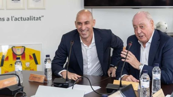 Joan Soteras junto a Luis Rubiales, expresidente de la RFEF, en mayo del 2023.