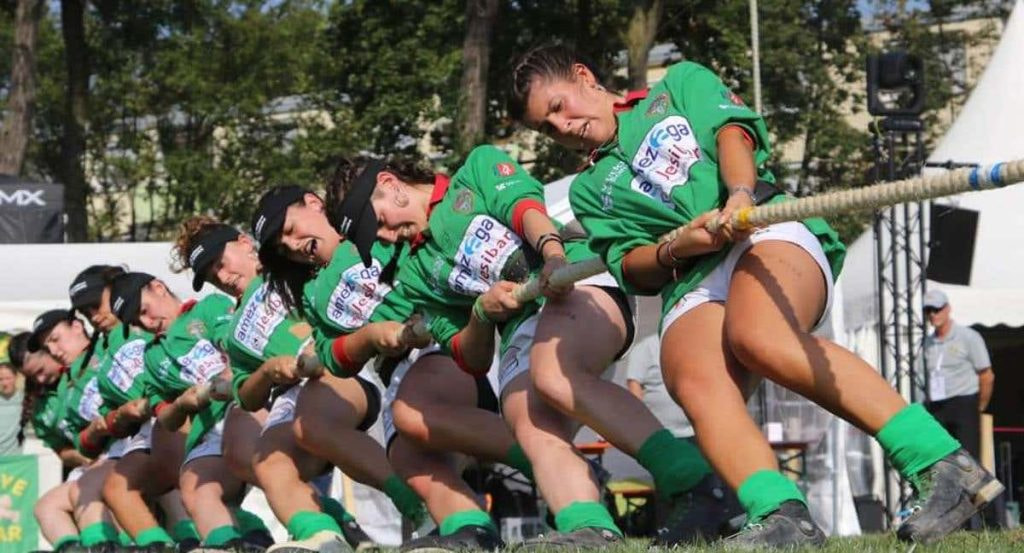 Sokatira, un deporte apenas conocido que se practica en los cinco continentes y en el que mandan los suizos y las chinas