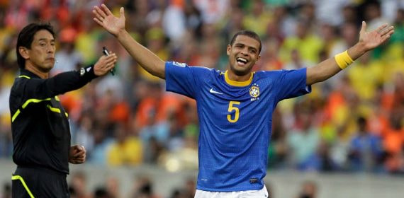 Felipe Melo, con la selección de Brasil, en el Mundial de Sudáfrica.