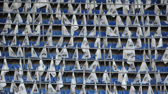 La Grada de Animación del Real Madrid en el Santiago Bernabéu, antes de un partido de Champions.