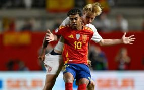 Lamine Yamal, durante el partido entre España y Dinamarca.