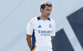 Raúl, pensativo durante un entrenamiento de pretemporada.