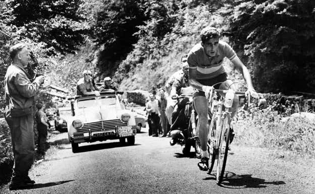 Federico Martín Bahamontes, durante el Tour de 1958. AFP