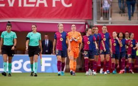 Las jugadoras del Barça saliendo al partido ante el Sevilla.