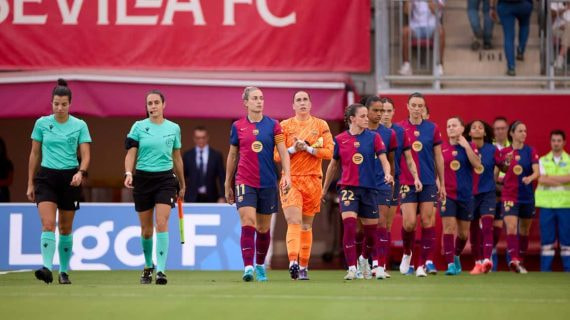 Las jugadoras del Barça saliendo al partido ante el Sevilla.