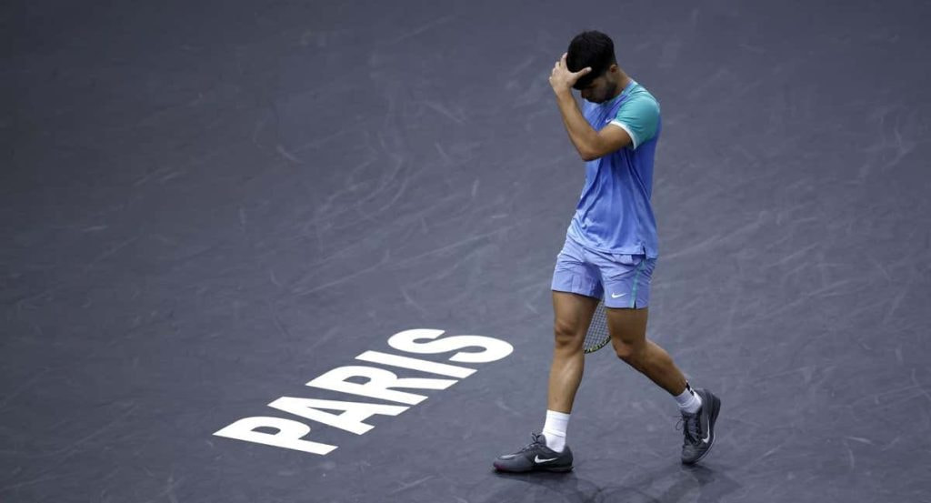 Carlos Alcaraz se despide del Masters 1.000 de París en los octavos de final ante Humbert.