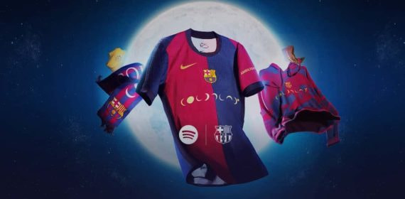 La camiseta del Barcelona con el logo de Coldplay.