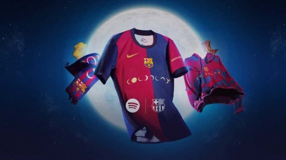La camiseta del Barcelona con el logo de Coldplay.
