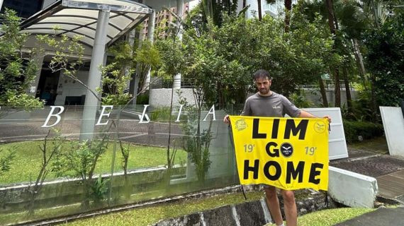 Dani Cuesta el aficionado retenido en Singapur.