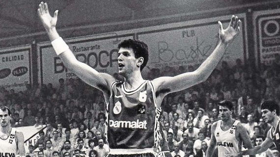 Drazen Petrovic, en un partido con el Real Madrid ante el Puleva Granada.