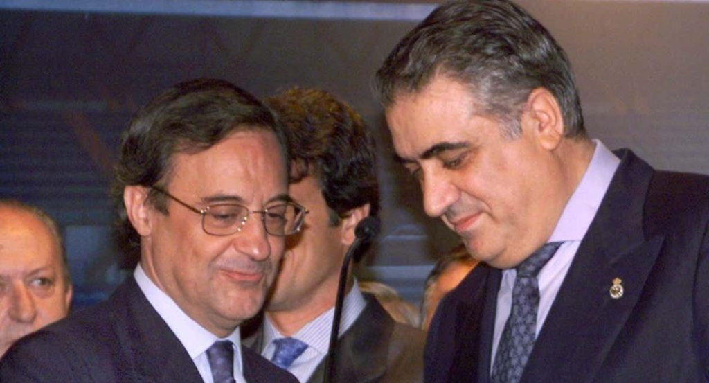 Florentino Pérez toma posesión en el 2000 con Lorenzo Sanz.