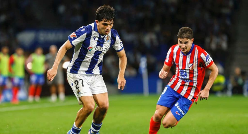 Jon Aramburu durante un partido de Liga con la Real Sociedad.