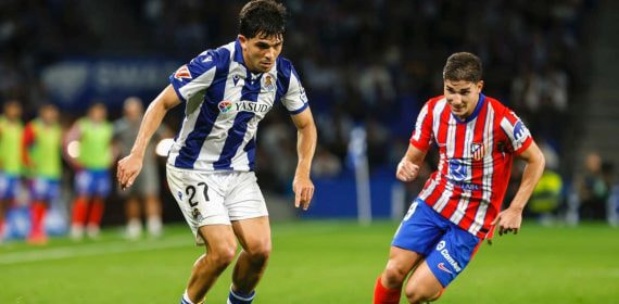 Jon Aramburu durante un partido de Liga con la Real Sociedad.