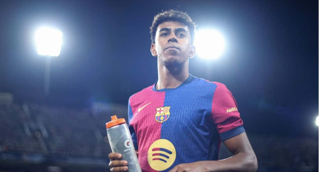 Lamine Yamal durante el encuentro contra el Bayern.