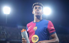 Lamine Yamal durante el encuentro contra el Bayern.