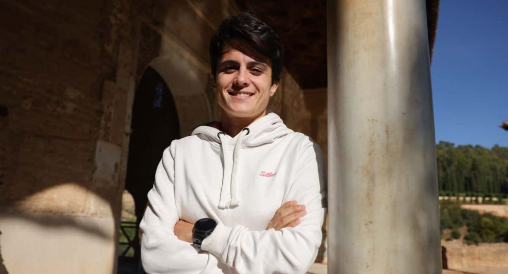 María Pérez, en la Alhambra.