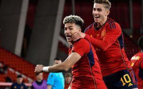 Mateo Joseph celebra un gol con la Selección española.