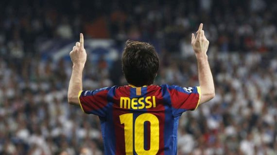 Messi celebra uno de los goles que marcó en el Bernabéu.