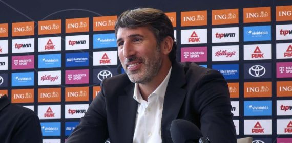 Álex Mumbrú, durante su presentación como nuevo seleccionador de Alemania.