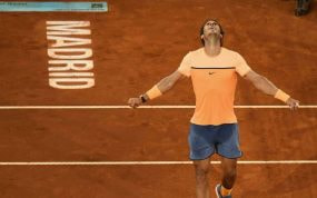 Nadal celebra un triunfo en la Caja Mágica en 2016.